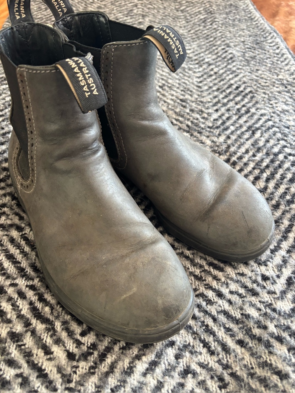 Blundstone Black Chelsea Boot Sole Detail - Picture 1 of 5